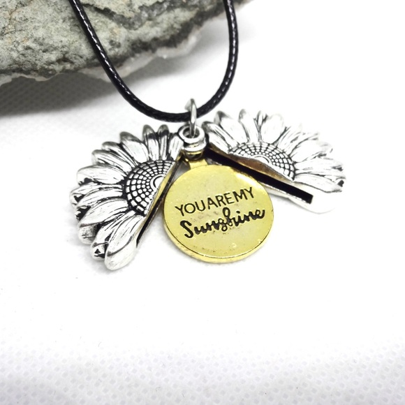 NEW You are my sunshine Sunflower Charm Nacklace - Picture 2 of 5